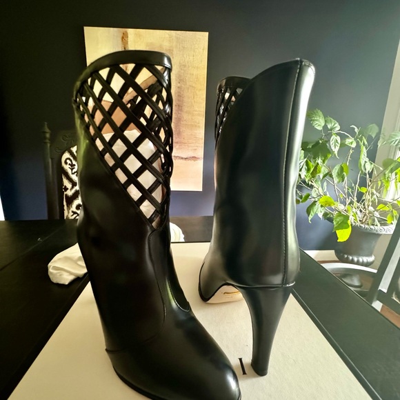 Gucci authentic genuine soft leather boots excellent condition - Picture 2 of 11